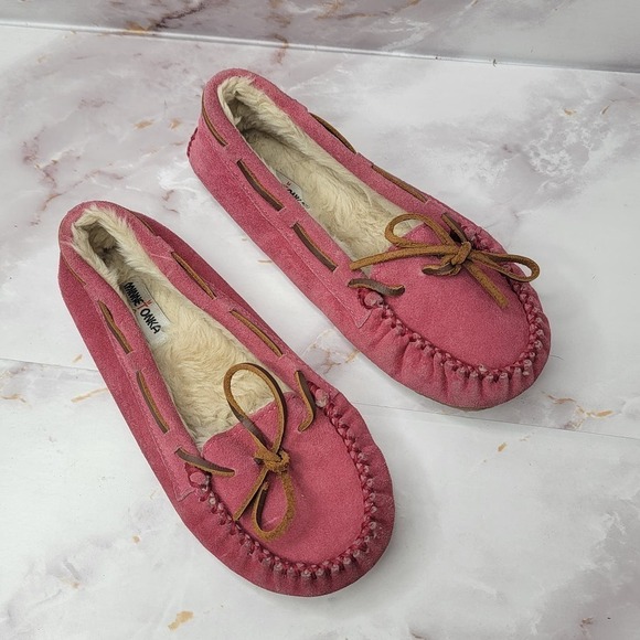 Minnetonka Moccasins Slipper Pink Suede - Picture 2 of 9